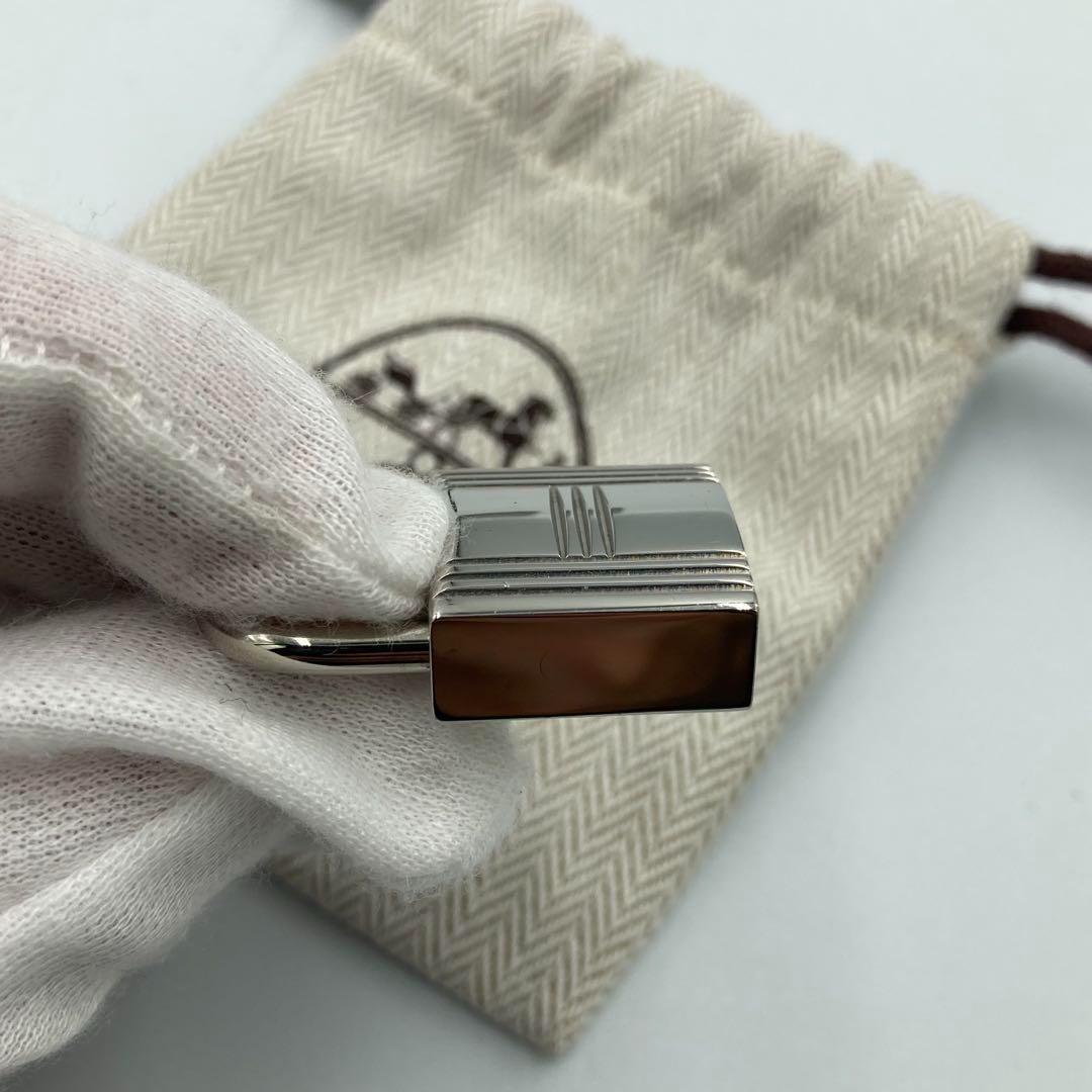 ！極美品！　エルメス　南京錠　鍵付き　シルバー