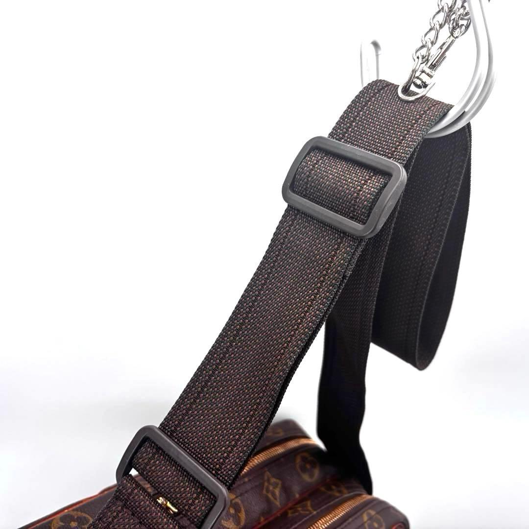 LOUIS VUITTON ルイヴィトン　モノグラム リポーター GM