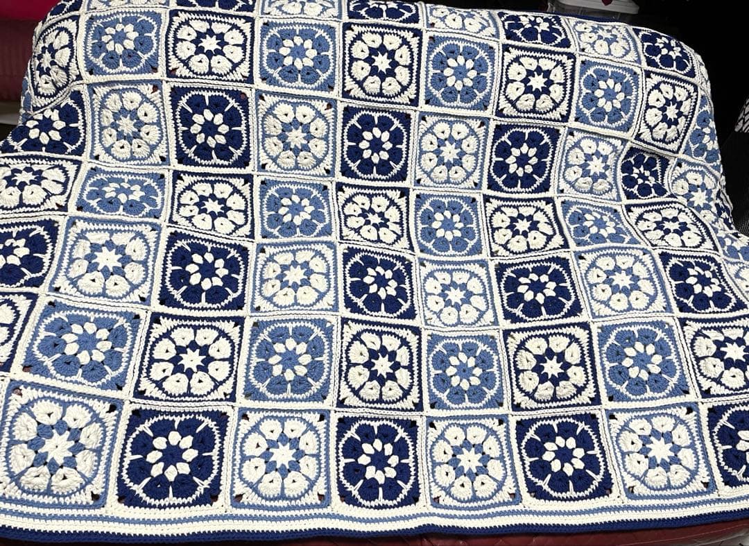 ハンドメイド　マルチカバー　大判サイズ　モチーフつなぎ　アフリカンフラワー