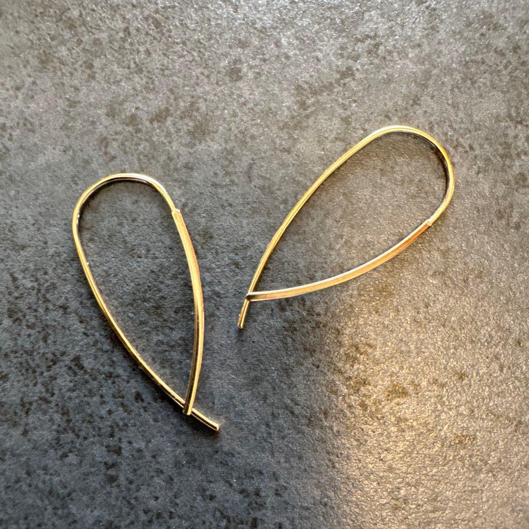 10Kゴールド ティアドロップ型ピアス