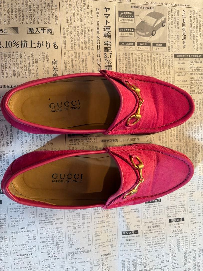 GUCCI ピンク スエード ローファー 8
