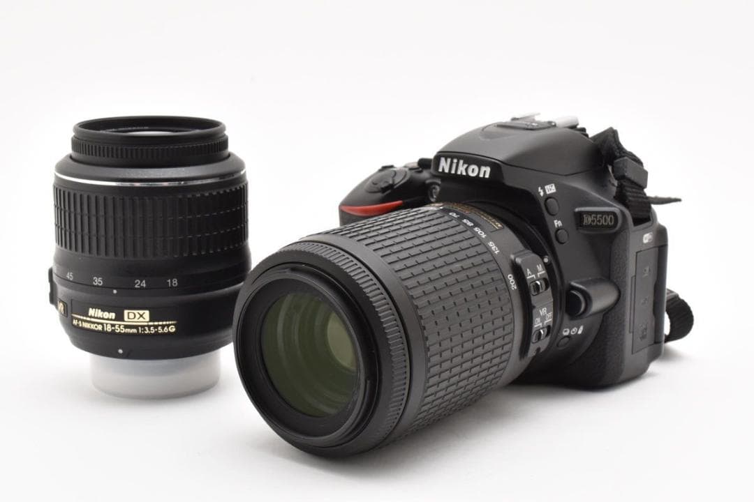 超美品 5029ショット　Nikon　D5500　ダブルレンズ 　Wi-Fi