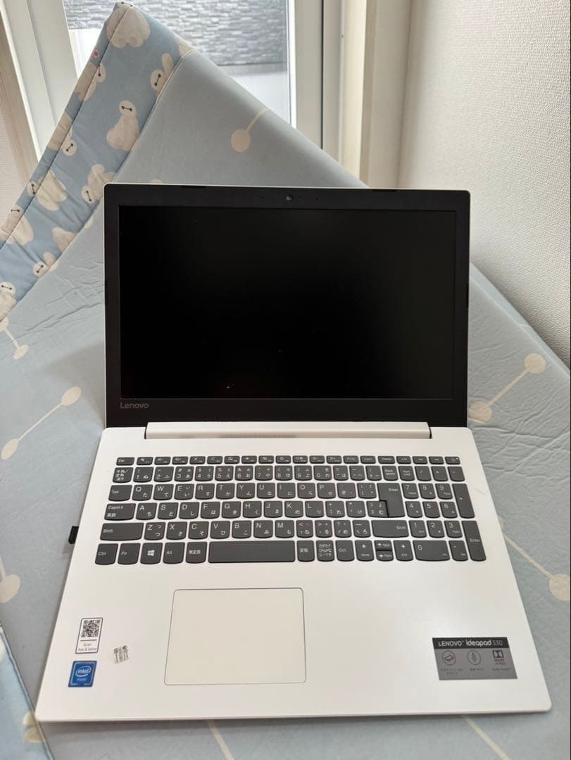 Lenovo ホワイト ノートパソコン