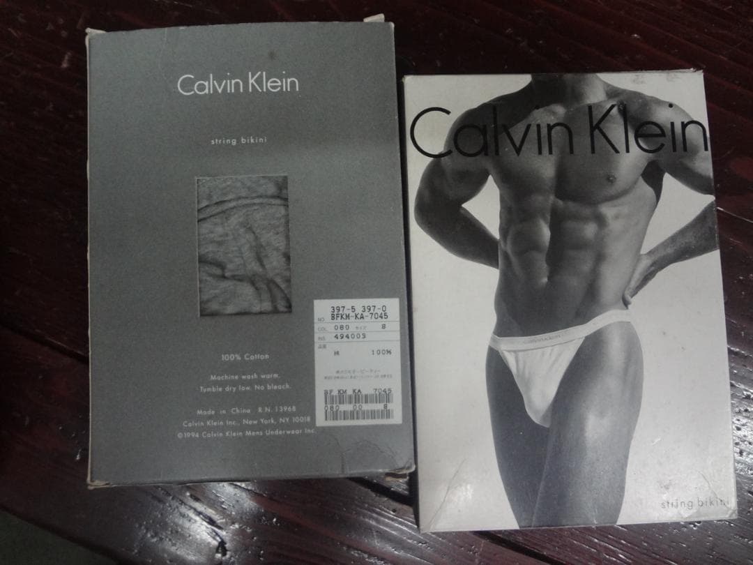   メンズ・カルバンクラインストリングビキニ 2枚セット