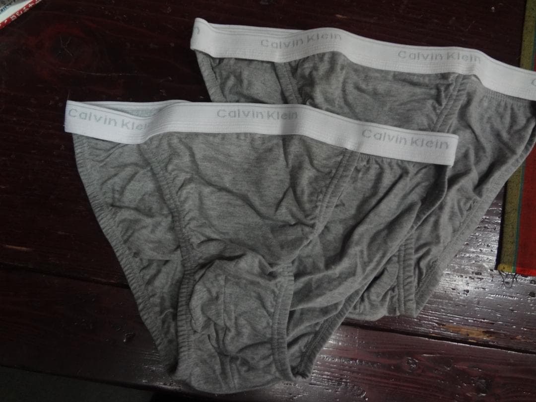   メンズ・カルバンクラインストリングビキニ 2枚セット