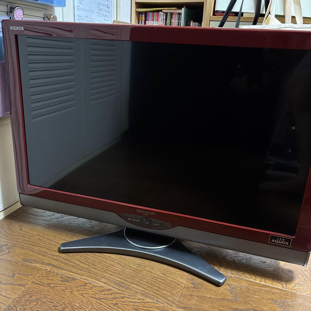 SHARP　AQUOS　液晶テレビ赤　32型　世界の亀山ブランド