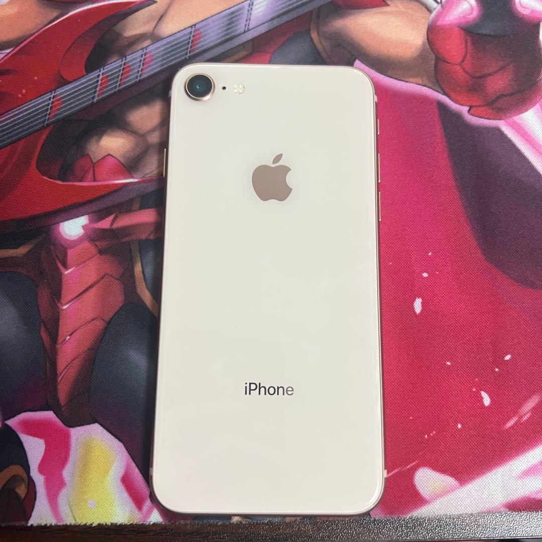 iPhone8 赤