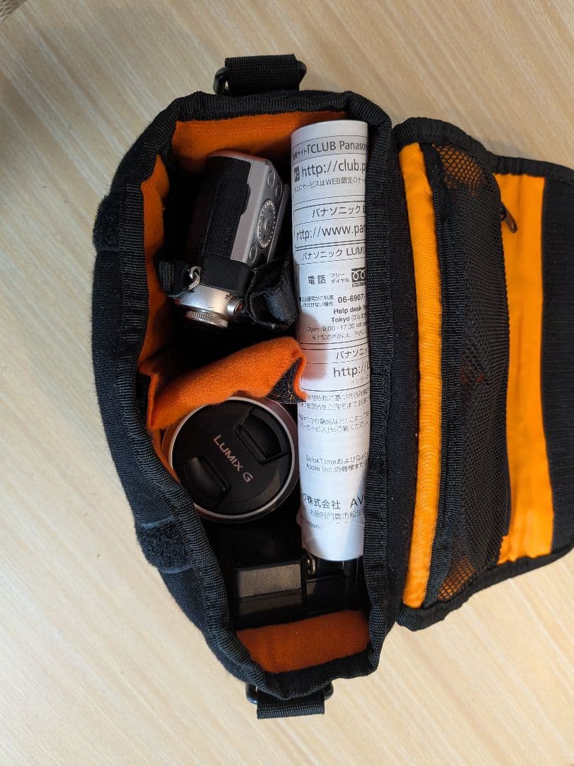 デジカメ　Panasonic LUMIX DMC-GF7 ジャンク品？動作確認☓