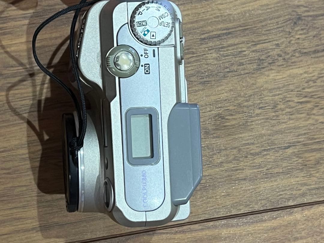 Nikon Coolpix シルバー コンパクトデジタルカメラ