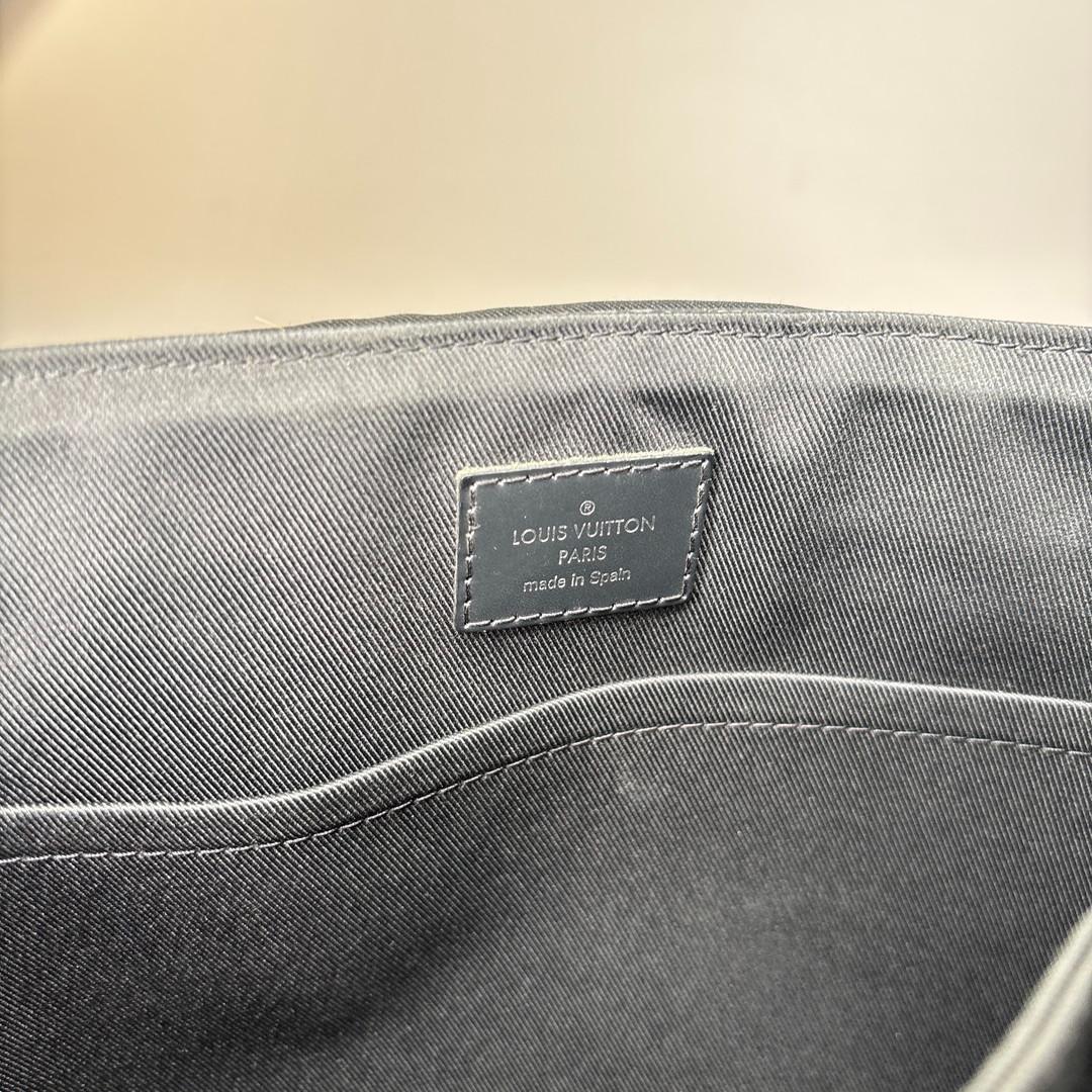 超極美品 ルイヴィトン ディストリクトPM NV2 M45272 エクリプス