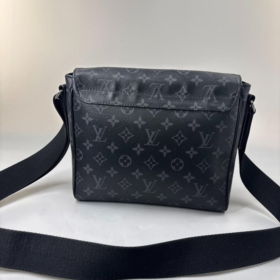 超極美品 ルイヴィトン ディストリクトPM NV2 M45272 エクリプス