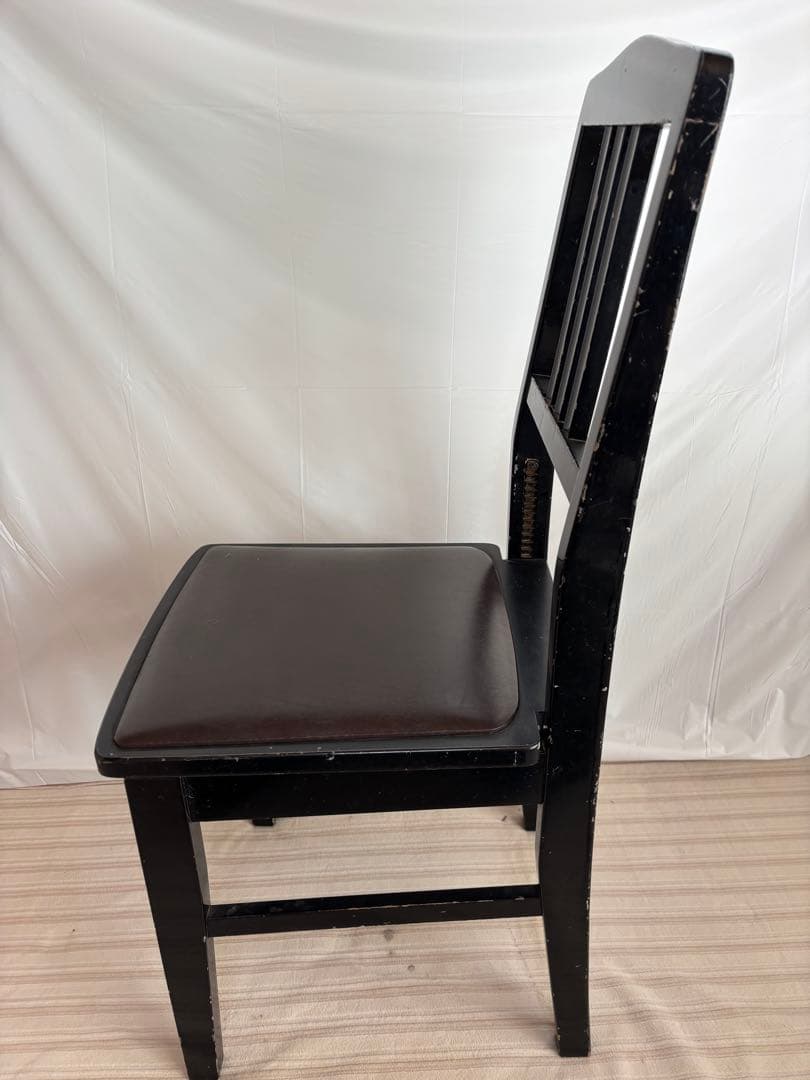 ピアノ　椅子　カワイ