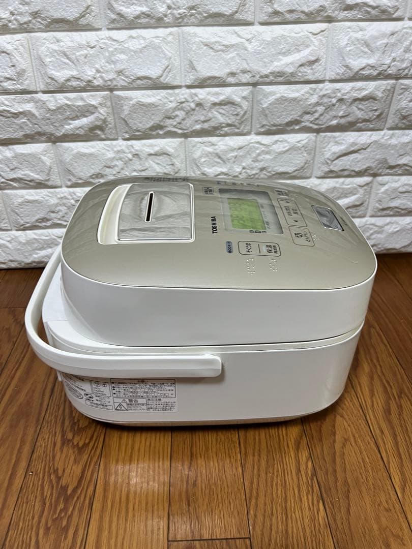 TOSHIBA炊飯器本九釜5.5合炊き◆RC-104VXS