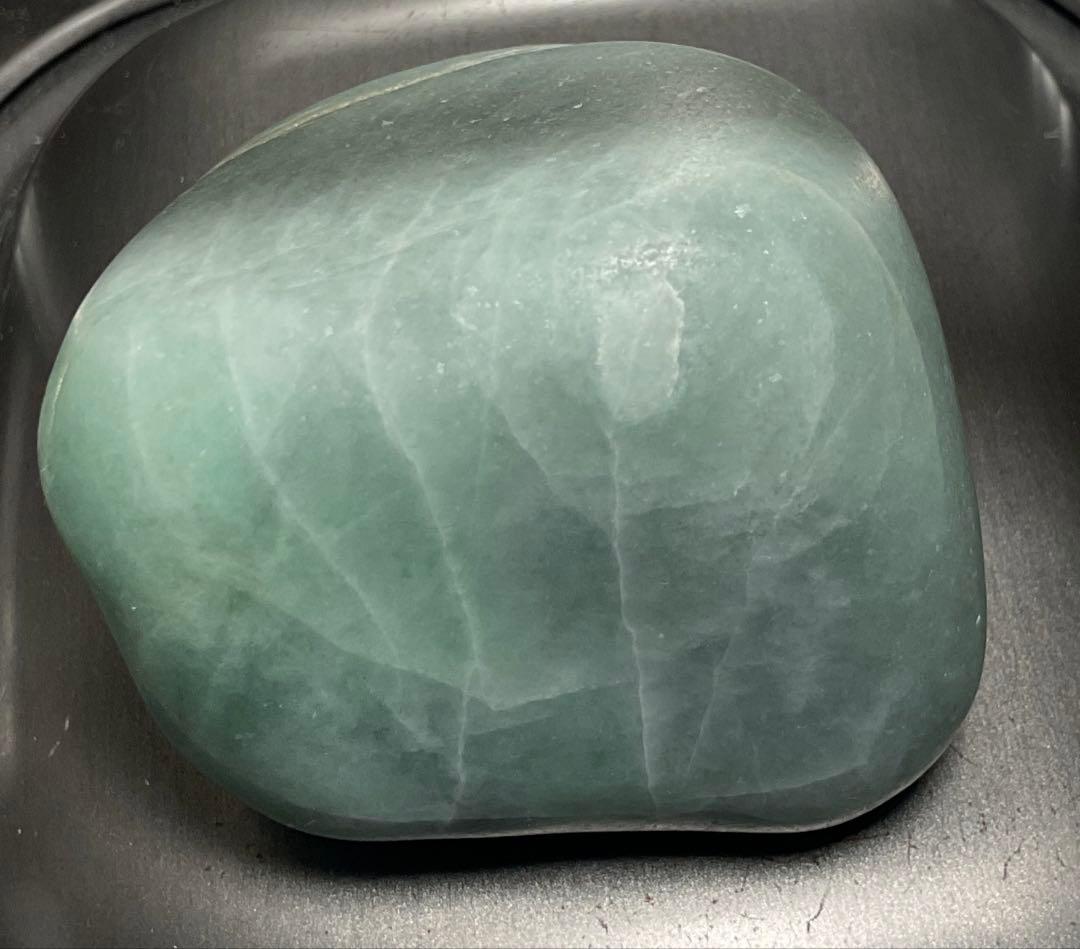 新春［緑色　ガラス質］　上質糸魚川翡翠海石200g ヒスイ　ひすい