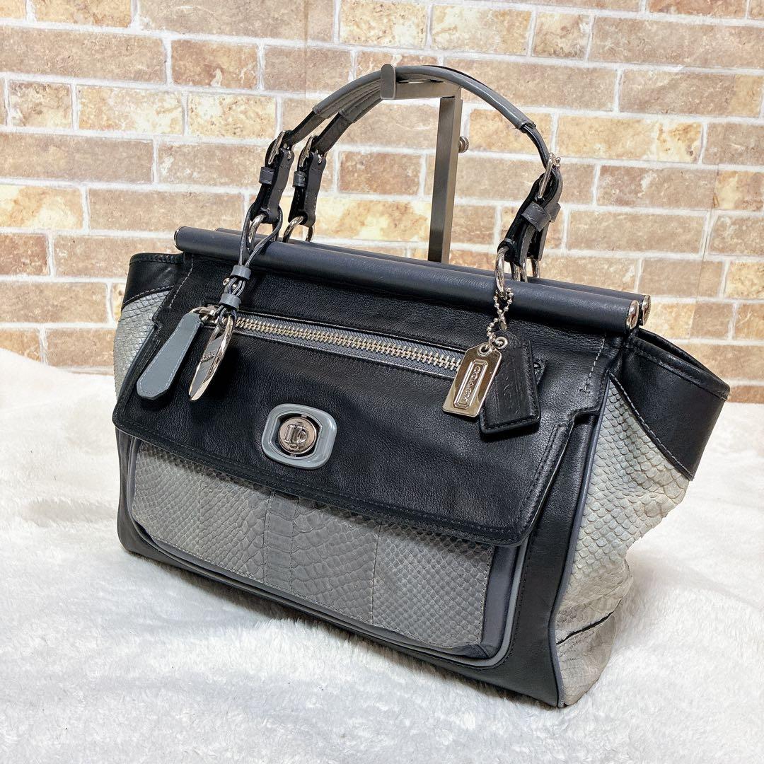 良品　COACH コーチ　トートバッグ　パイソン　チャーム　ターンロック