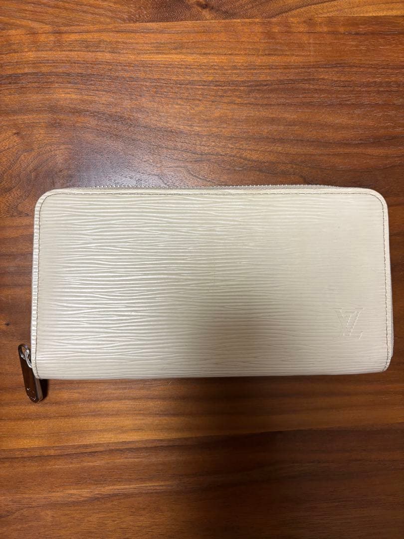 Louis Vuitton エピレザー 長財布 ホワイト