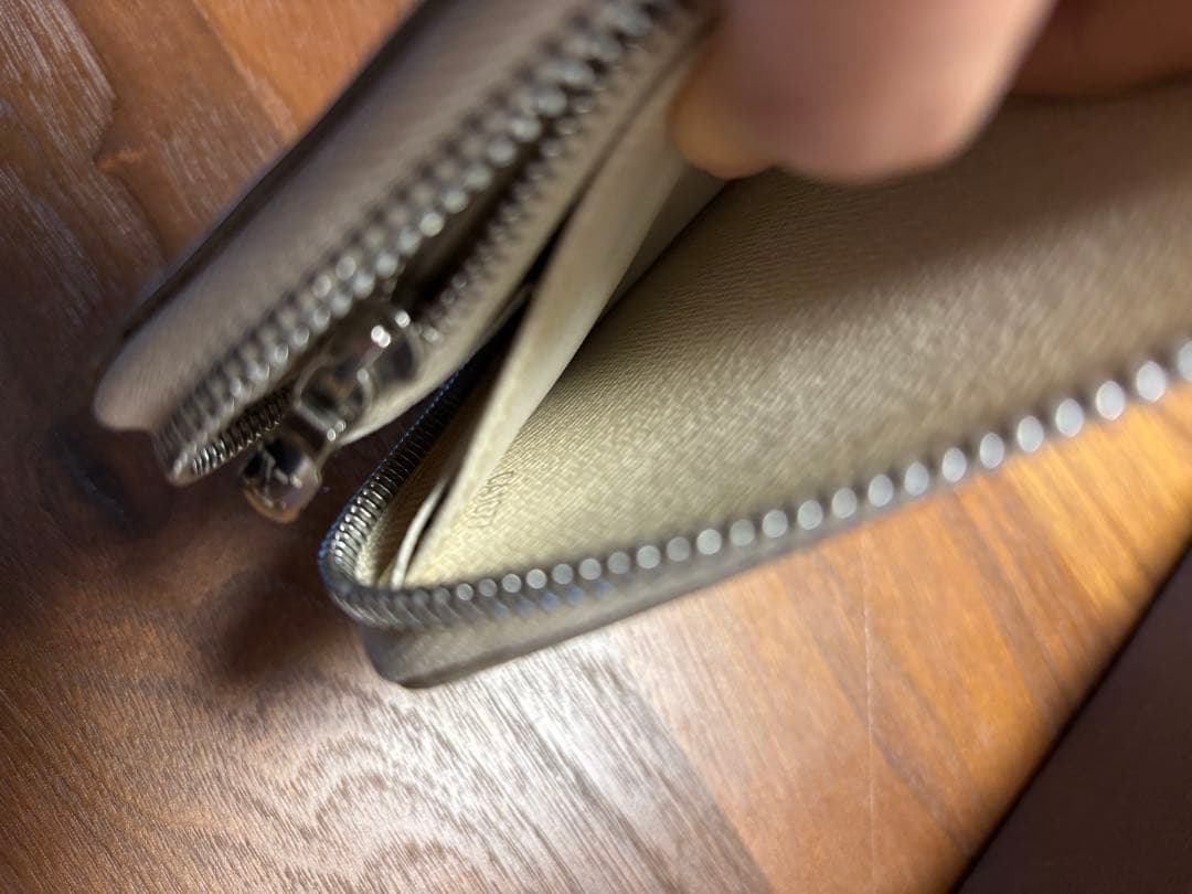 Louis Vuitton エピレザー 長財布 ホワイト