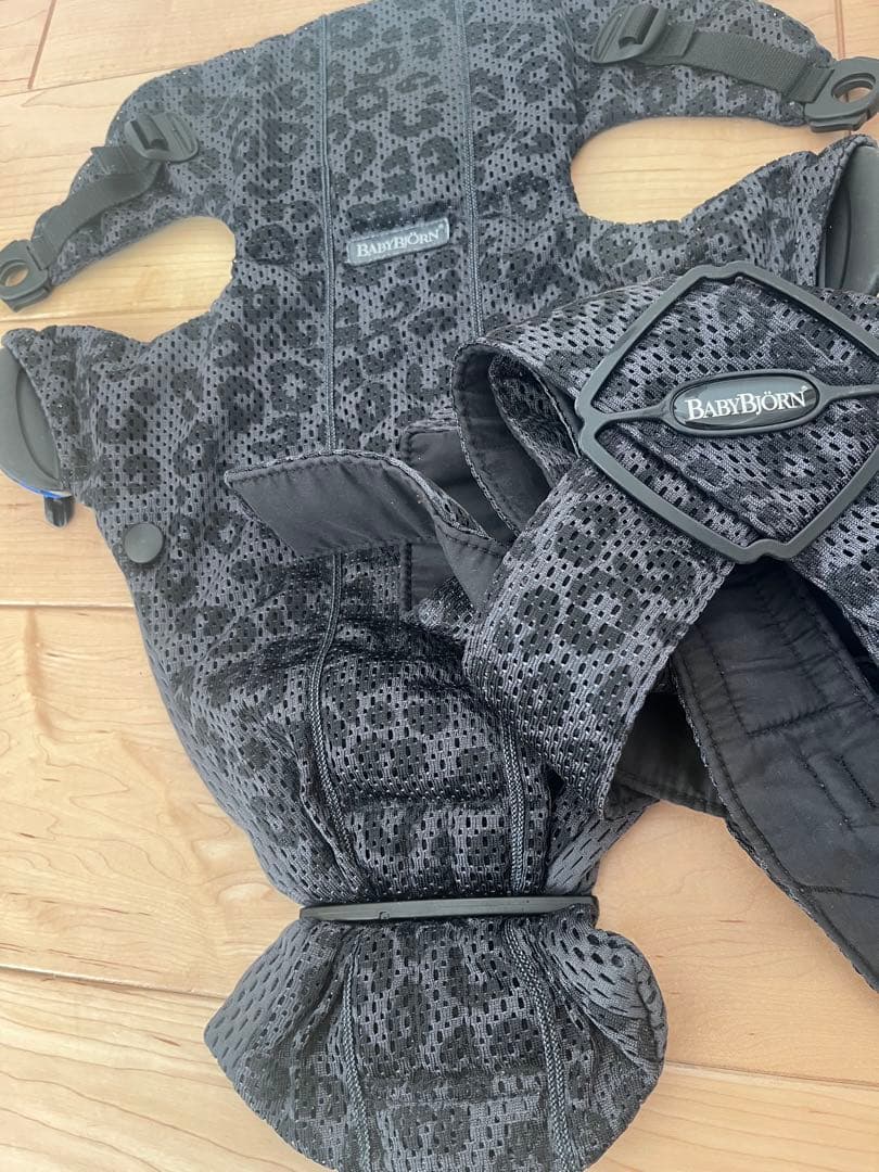 希少　BabyBjörn ベビーキャリア MINI レオパード