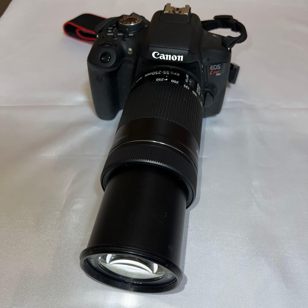 Canon EOS Kiss X8i ダブルズーム 一眼レフカメラ　フルセット