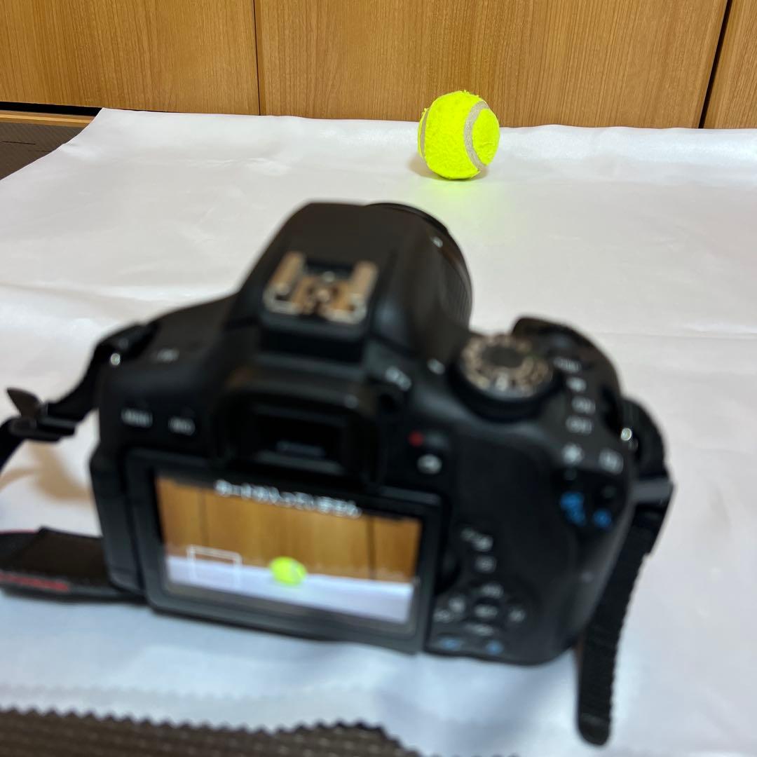 Canon EOS Kiss X8i ダブルズーム 一眼レフカメラ　フルセット