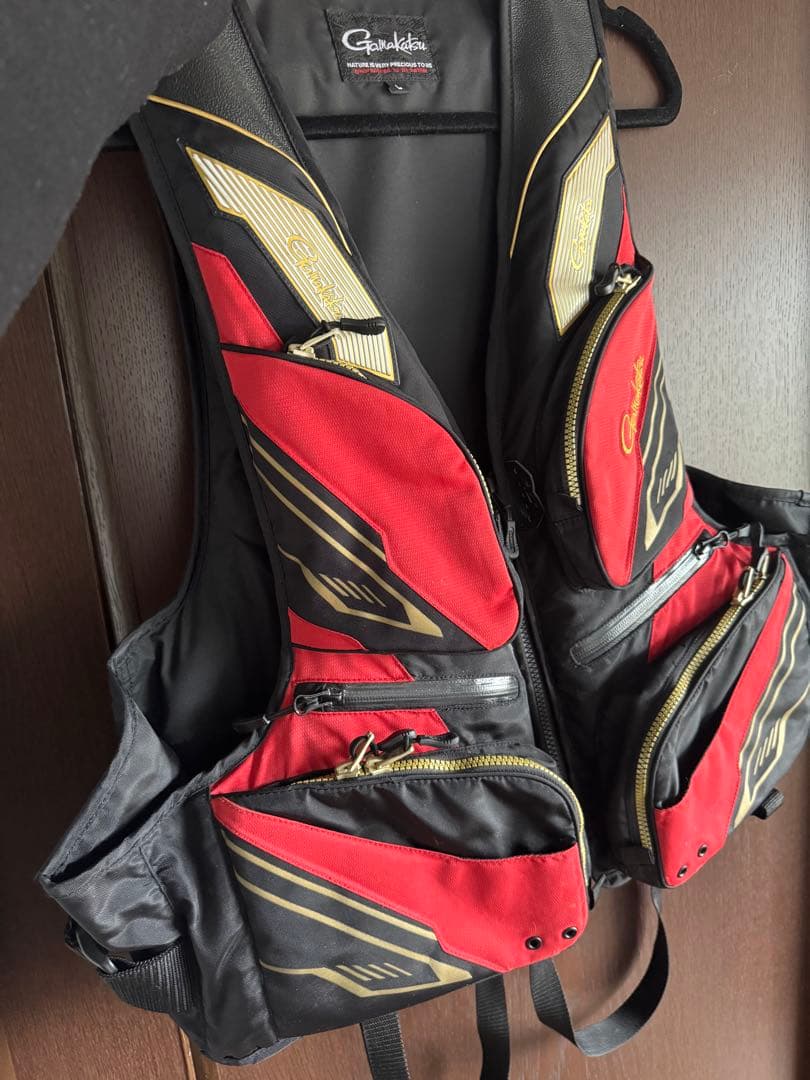 がまかつ ライフジャケット 赤黒