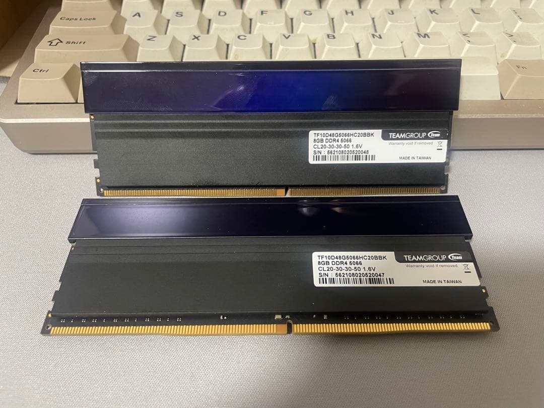 メモリー TEAMGROUP Xtreem ARGB DDR4 16GB 5066MHz