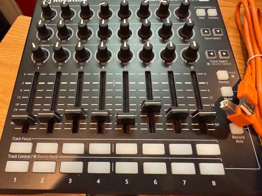 DJ機材 Novation Launch Control XL