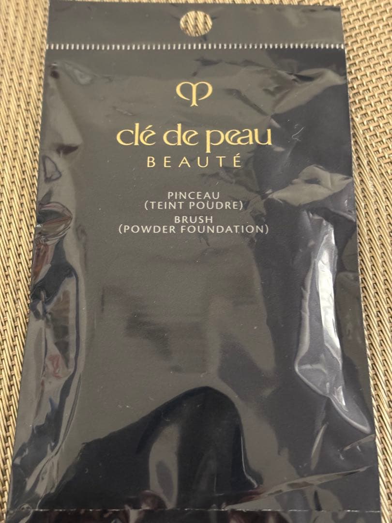 クレドポーボーテ タンプードルエクラⅡ オークル10 パンソー