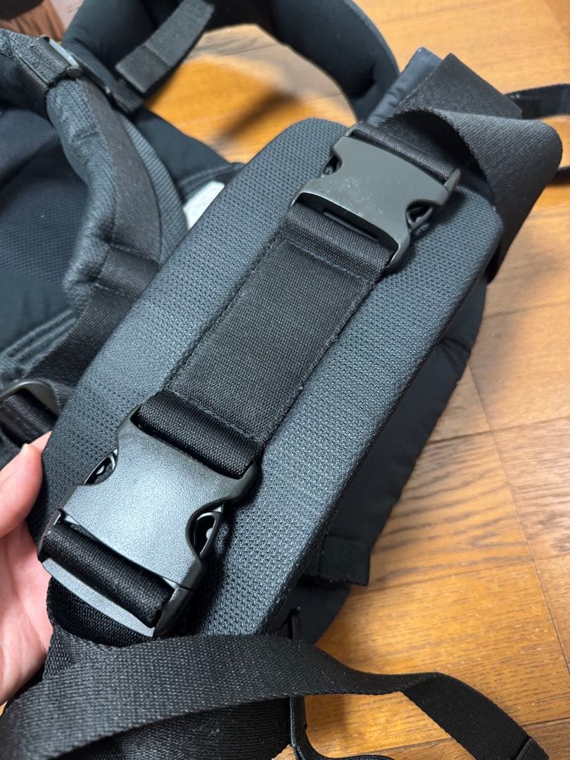 【美品】アンジェレッテ ベビーキャリア オン 抱っこ紐　ブラック