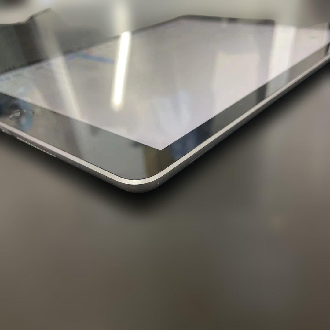 Apple iPad (第6世代) 32GBシルバー　セルラーモデル
