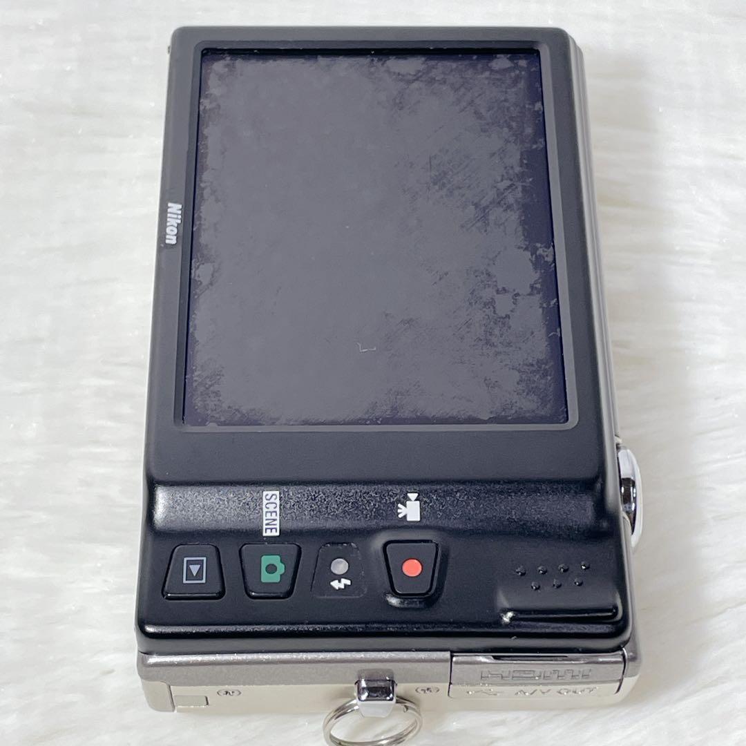 【✨美品✨】Nikon COOLPIX S6100【✨新品バッテリー付き✨】