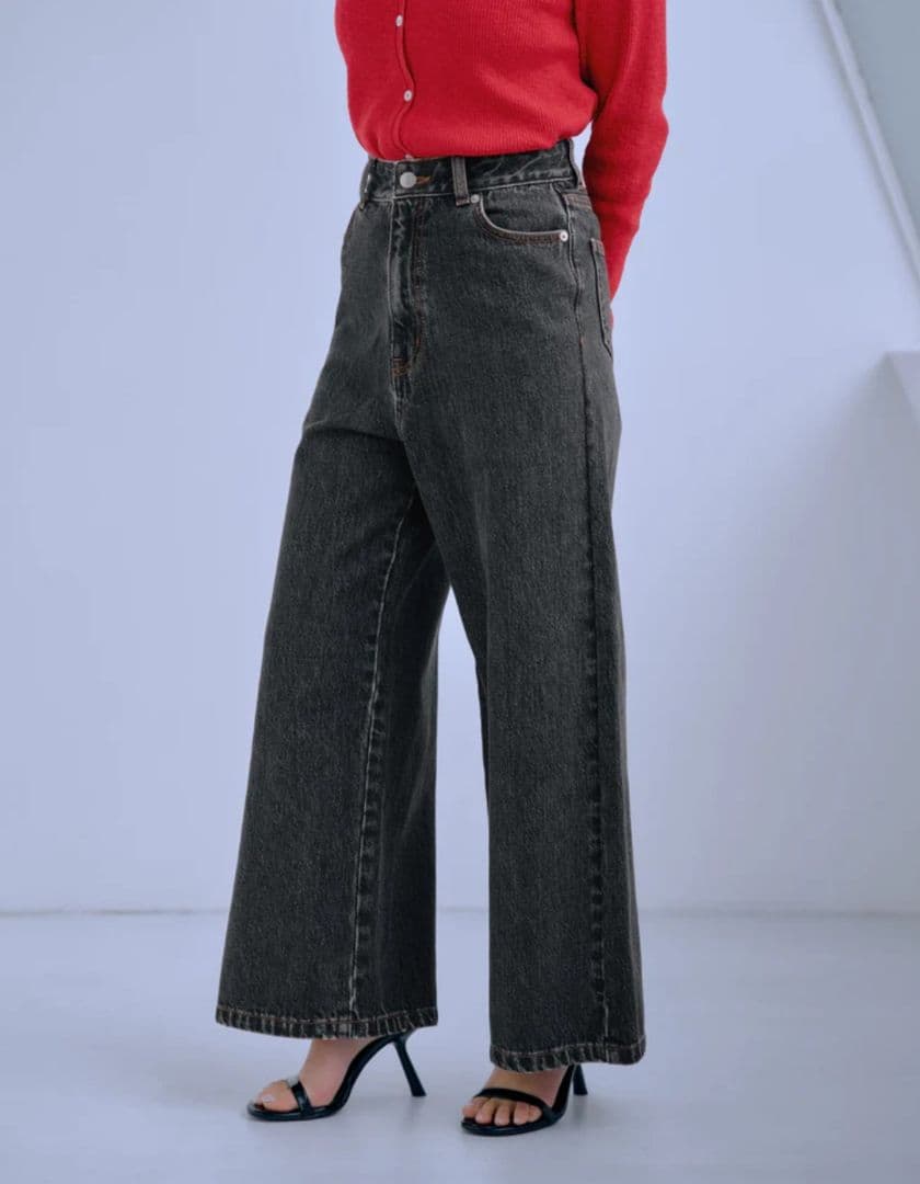 新品同様 COHINA KUROKI DENIM フレアワイド S-short