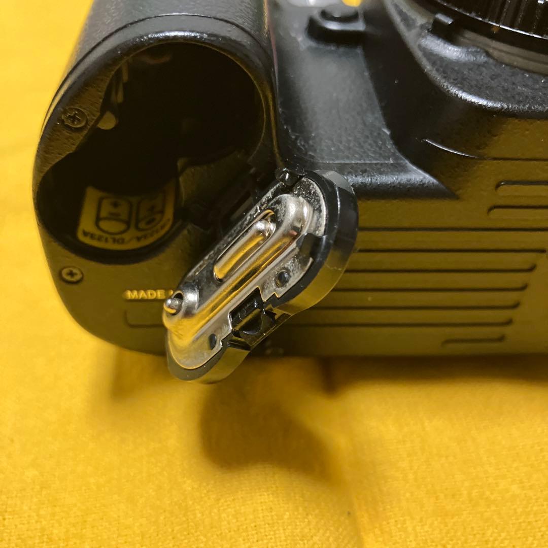 NIKON ニコンF80ボディ +バッテリーケースMB-16付