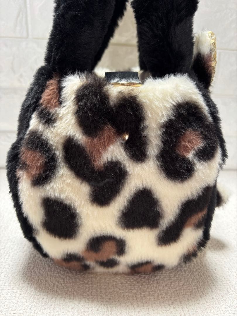 さ*ー様 コヤンイサムチョン　ハンドメイド　ファーバッグ　サンダーちゃん　ヒョウ
