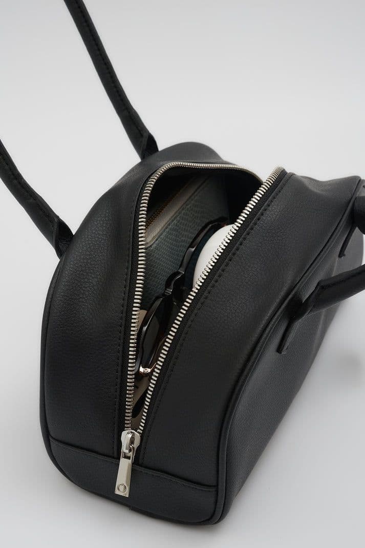 【未使用】LOVSTTOKYOAppleHalf-MoonBostonBag