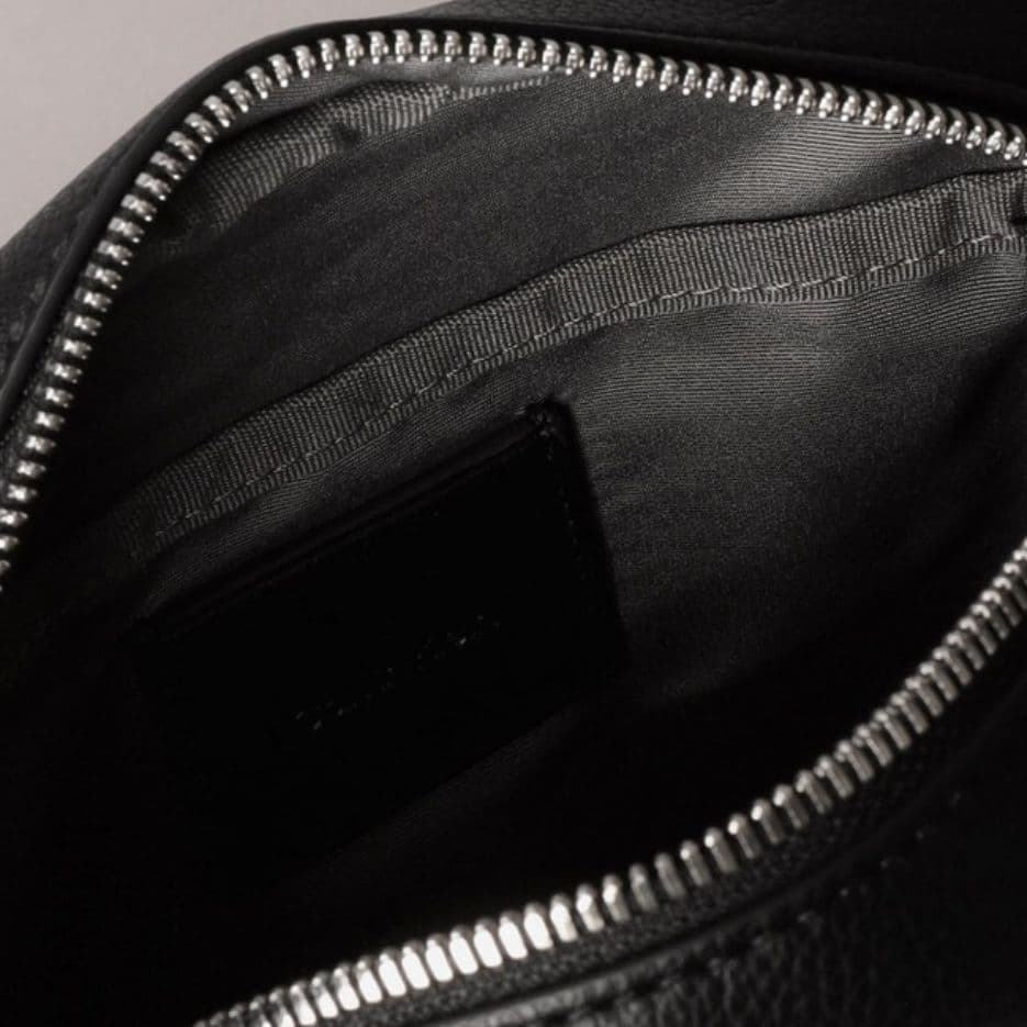 u*1様 カルバンクライン　クロスボディバッグ　レイズリポーターバッグ