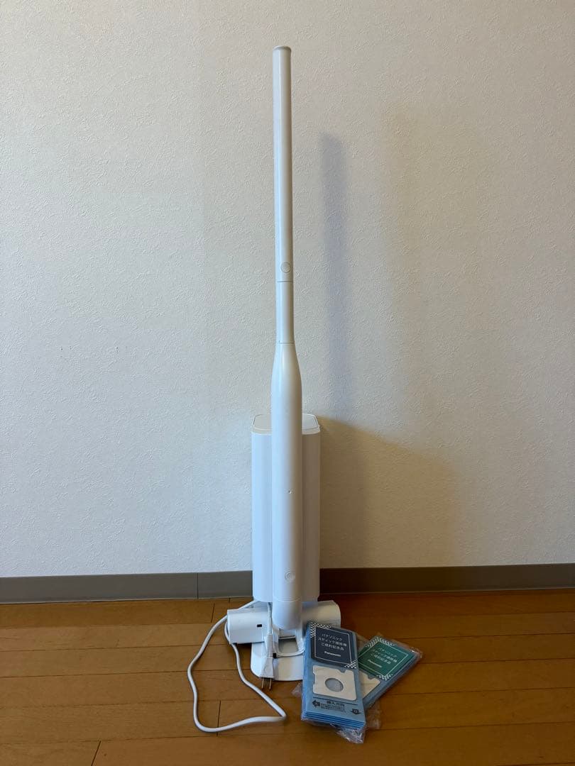 2024年製Panasonic AVA79V-1U コードレス掃除機