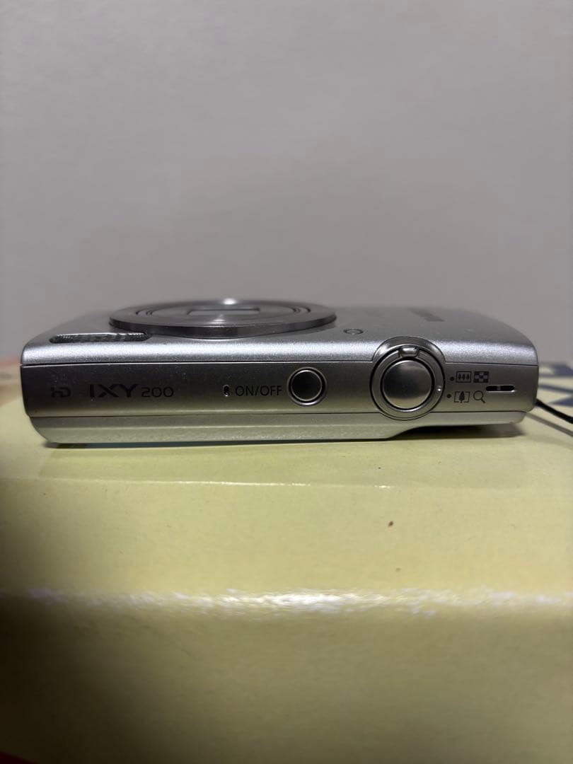 Canon IXY 200 SDカード付き　ほぼ新品