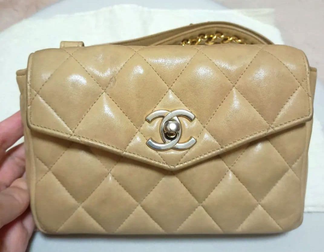 CHANELシャネルベージュ キルティングウエストポーチ シャネル ココマーク