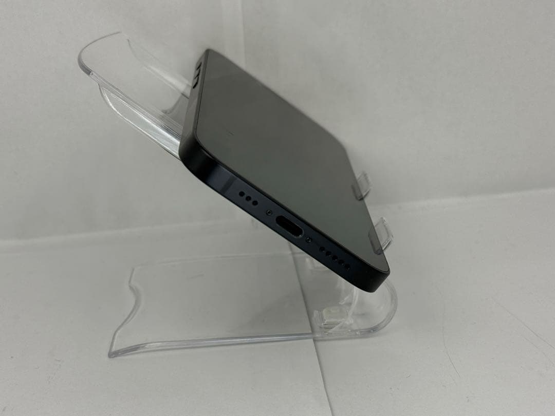 iPhone16e 128GB ブラック　海外版　SIMフリー　SIMロック無し