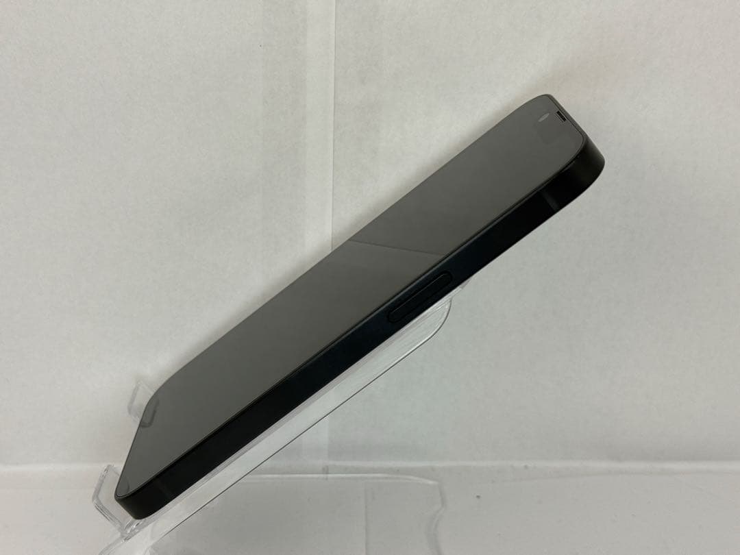 iPhone16e 128GB ブラック　海外版　SIMフリー　SIMロック無し