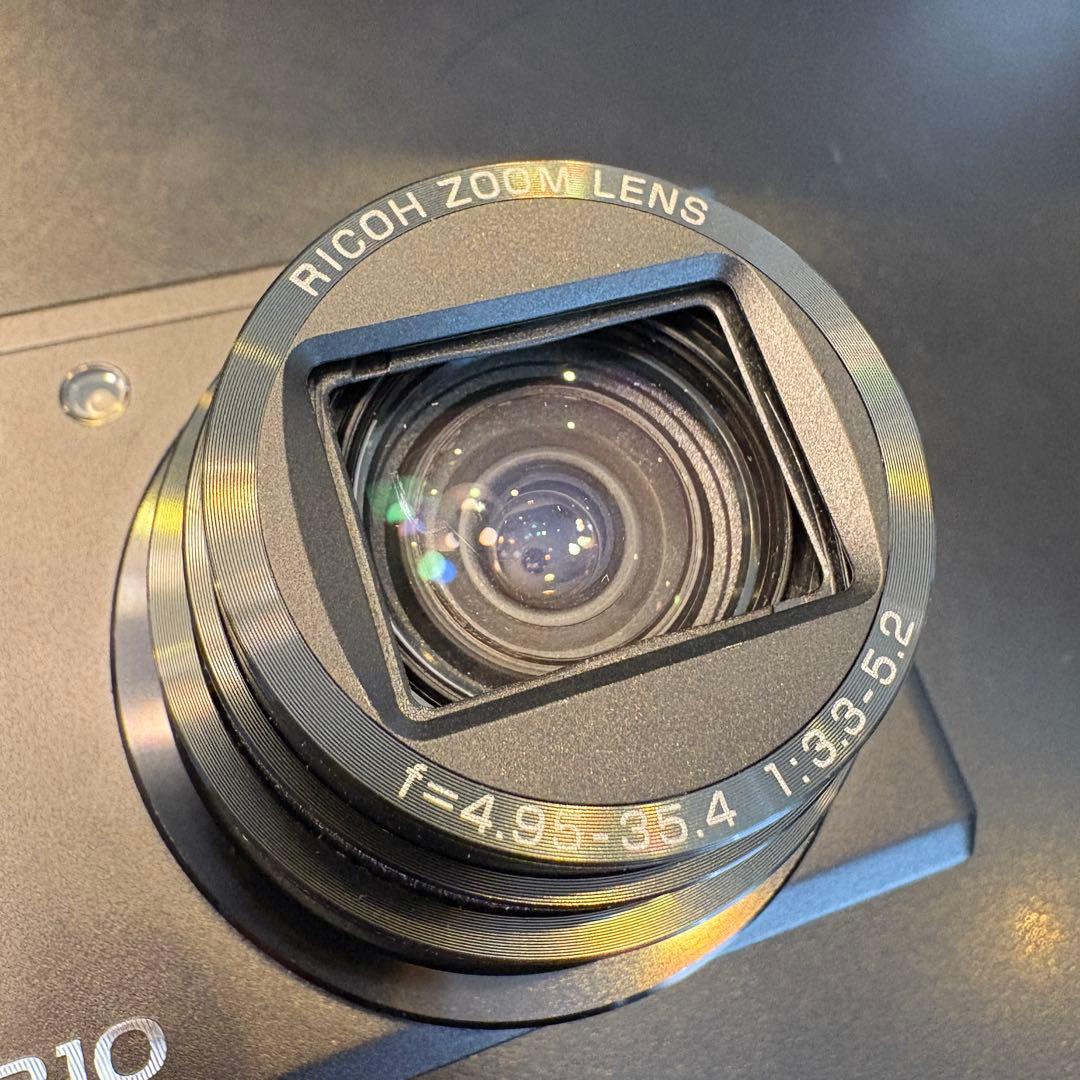 美品　RICOH R10 ブラック コンパクトデジタルカメラ