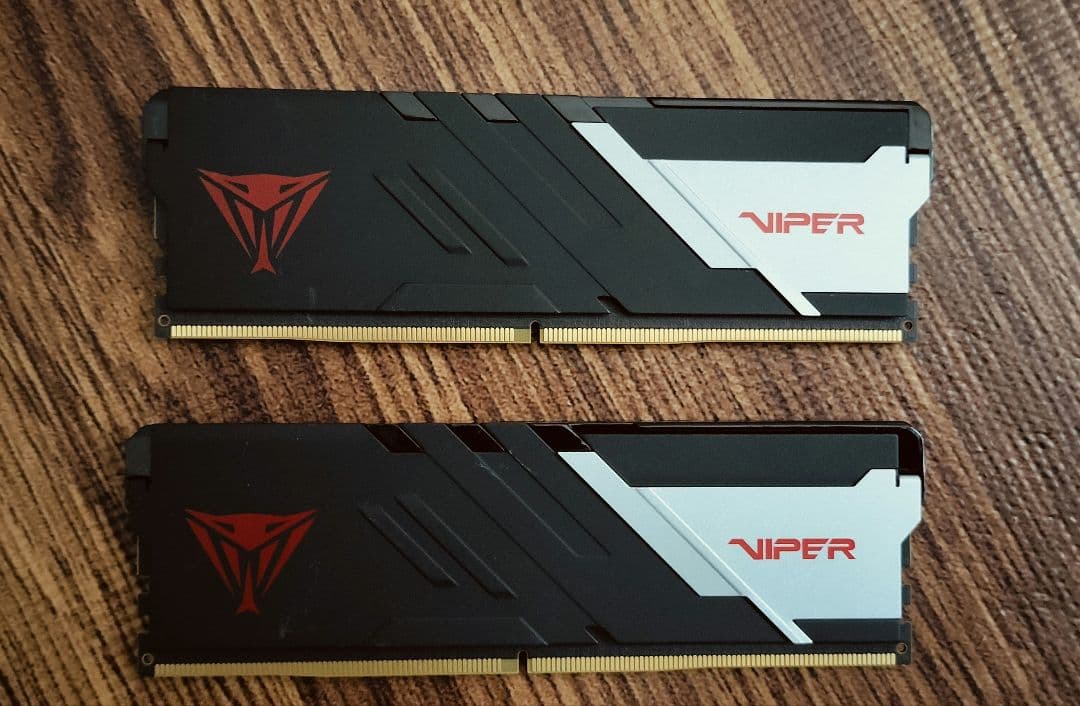 ワキ　Viper Venom 32GB DDR5 7200MHzメモリ