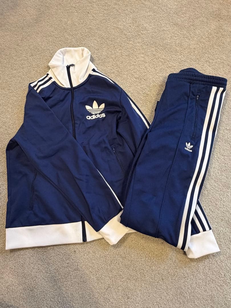 adidas originals ジャージ 上下セット