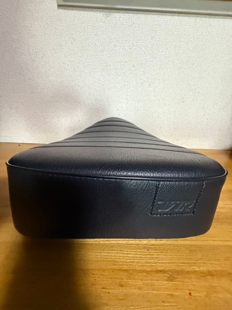 TWR ハンターカバーJA55 黒 ストライプデザイン バイクシート