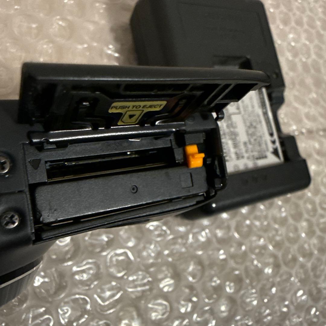 デジカメ　FUJIFILM finepix F600EXR