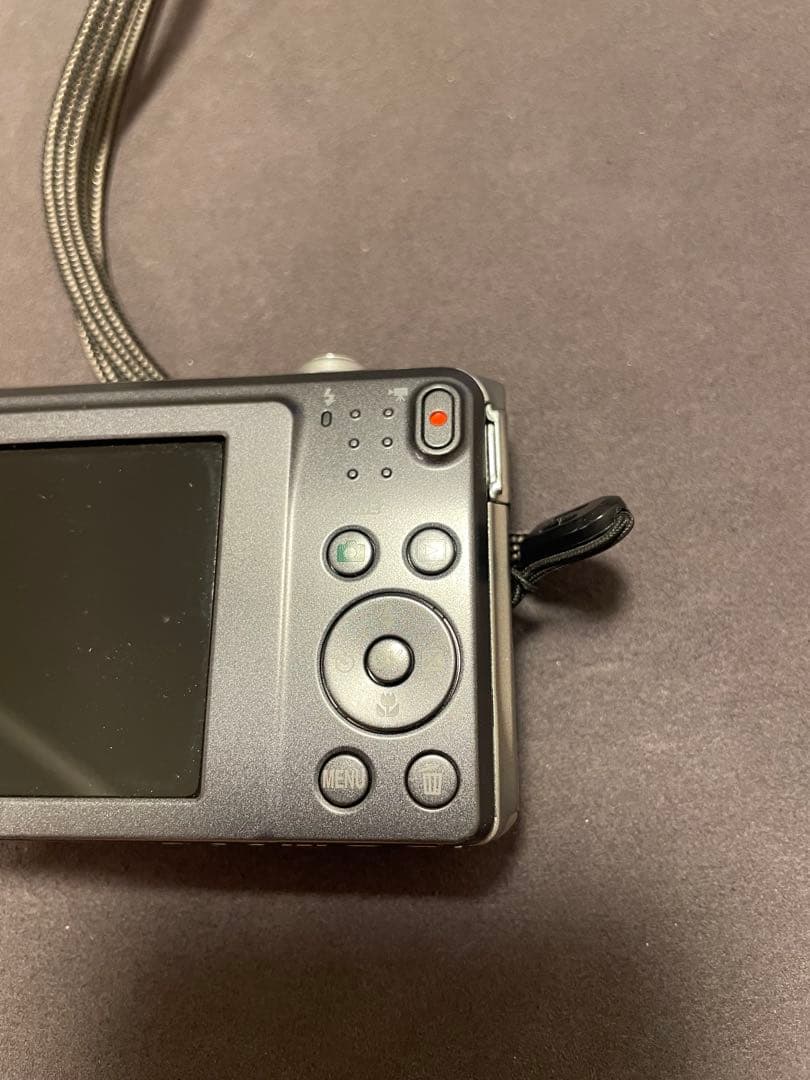 Nikon COOLPIX コンパクトデジタルカメラ　S3700【本体のみ】