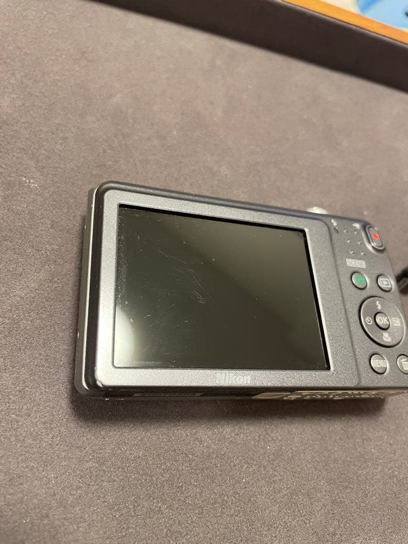 Nikon COOLPIX コンパクトデジタルカメラ　S3700【本体のみ】