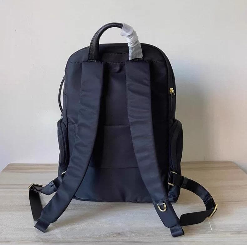 TUMI「セリーナ」バックパックブラック/ゴールド