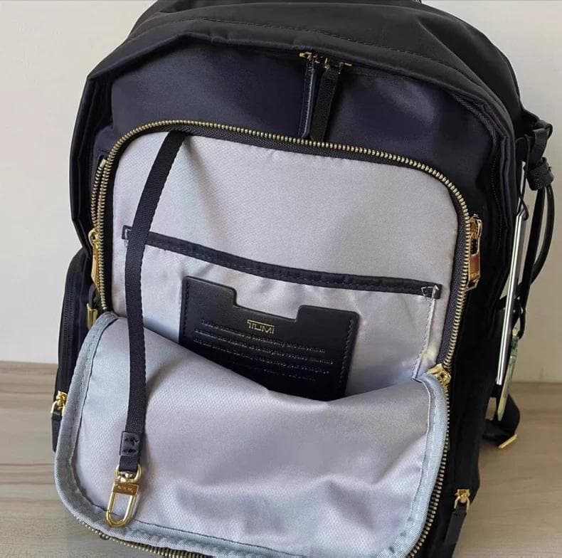 TUMI「セリーナ」バックパックブラック/ゴールド